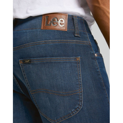 Extreme motion slim fit jeans